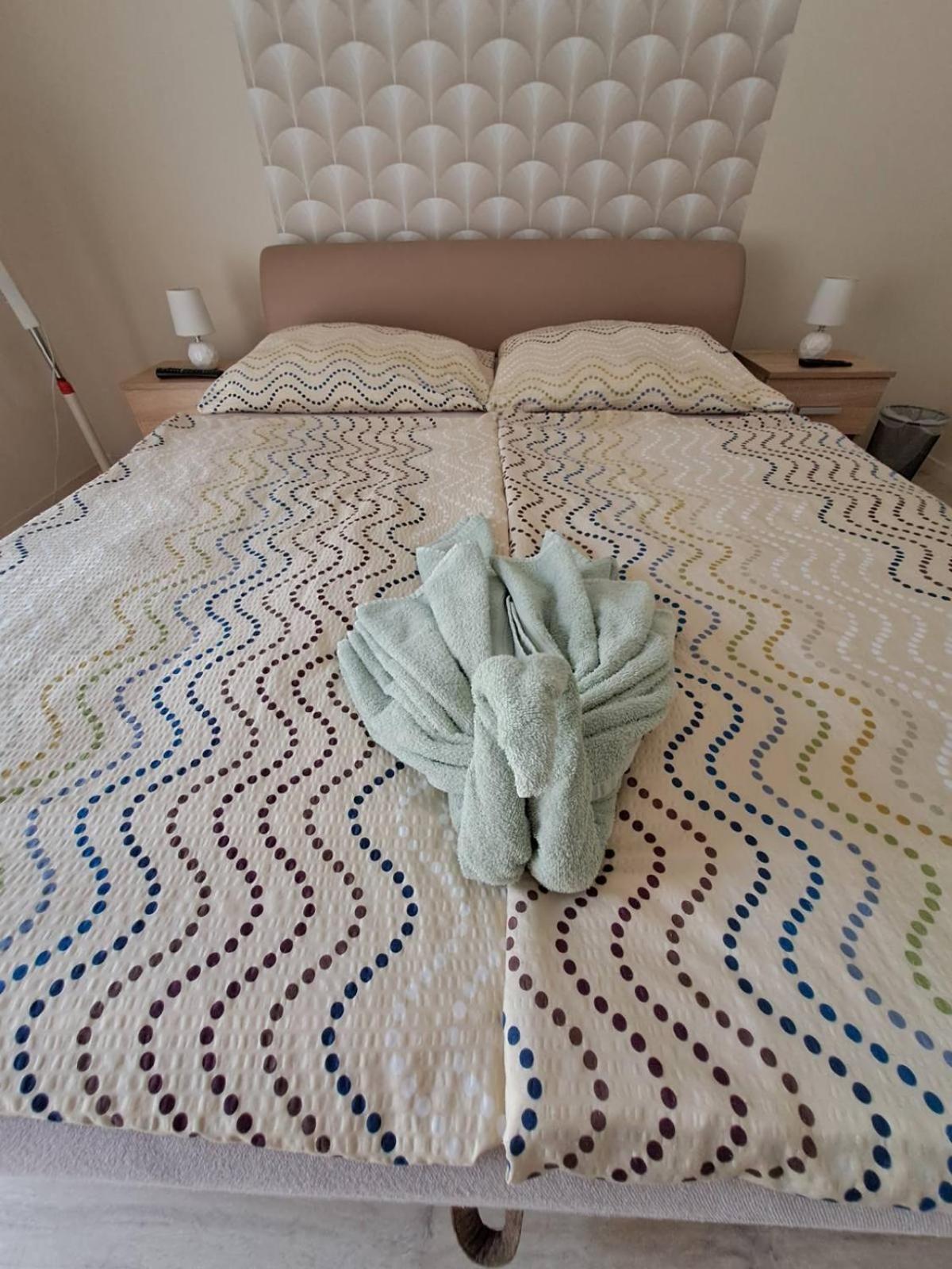 Berta Panzio Bed and Breakfast Hajdúszoboszló Exteriör bild
