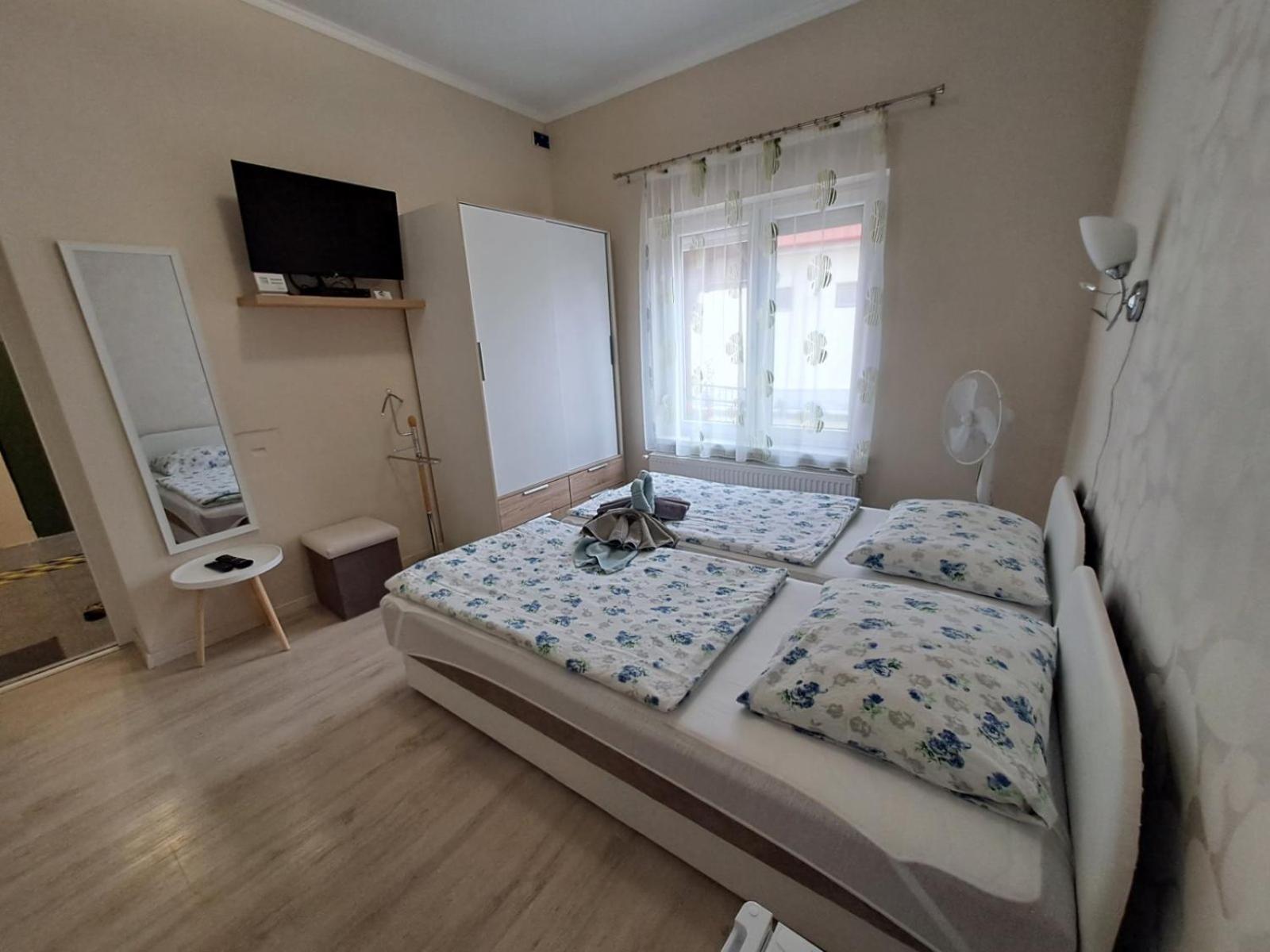 Berta Panzio Bed and Breakfast Hajdúszoboszló Rum bild